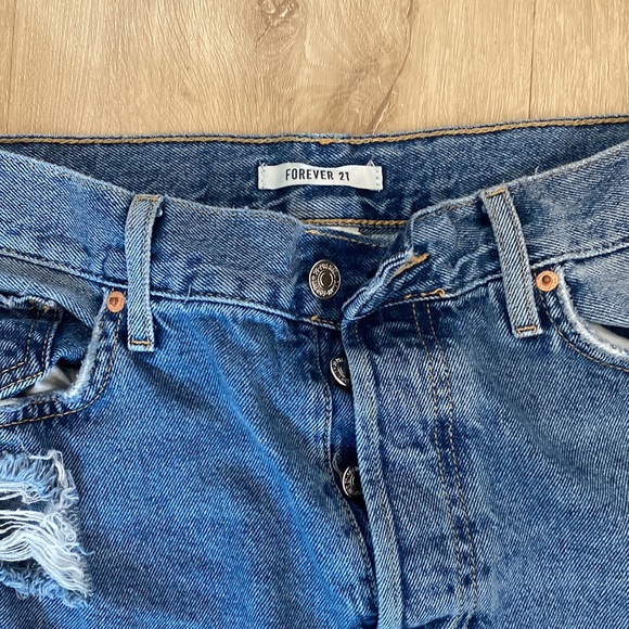 Boyfriend Jeans - Picture 2 of 2